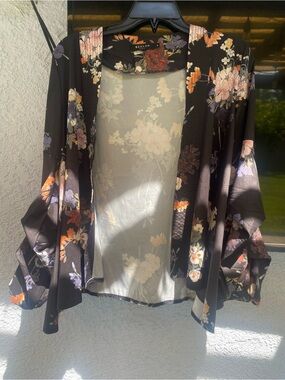 Beulah Black Floral Draped Kimono Flowers NEW